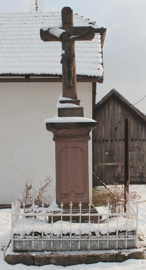 Kříž u cihelny na Stříbrnou Skalicí